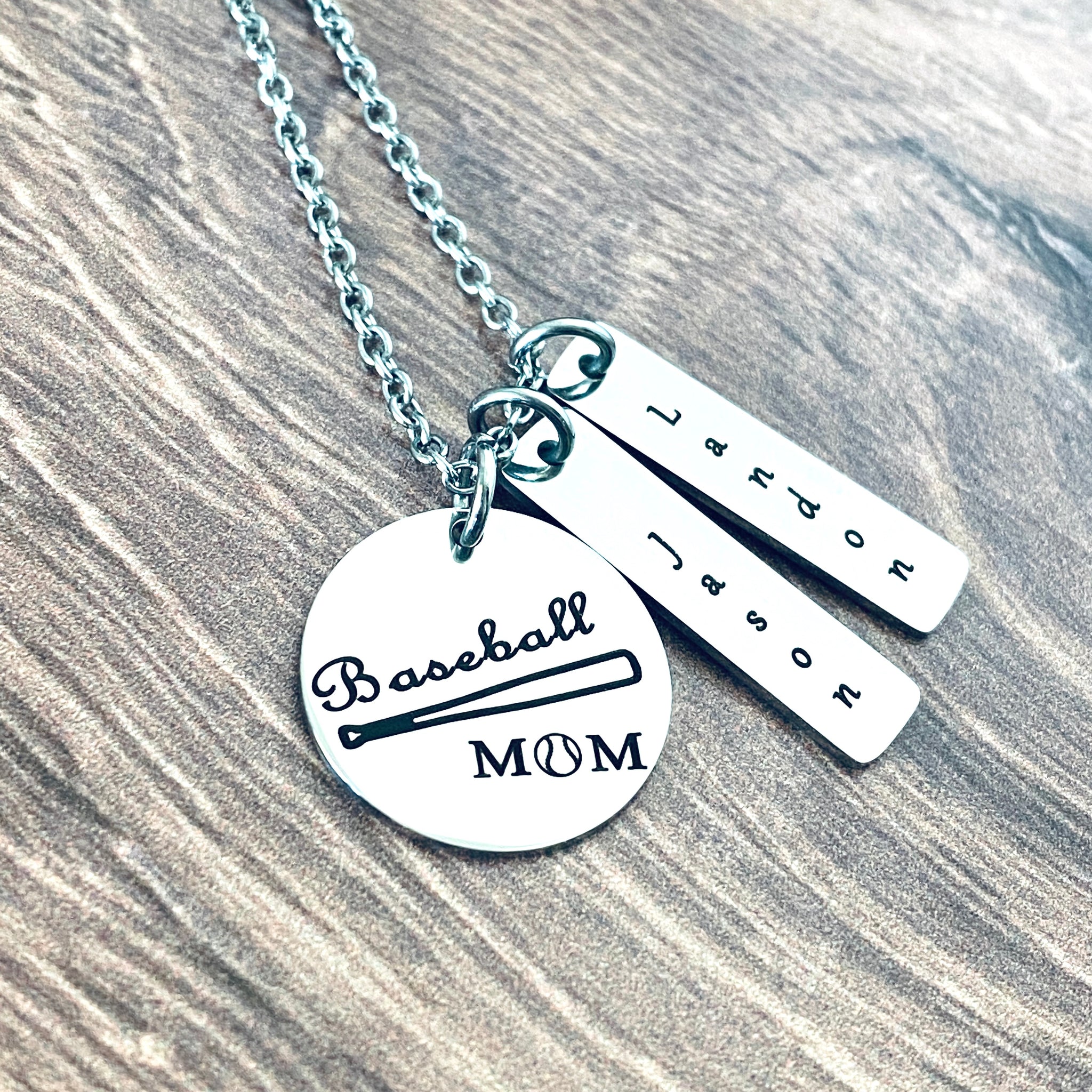 4 styles of MOM Necklaces – Mabel's Boutique